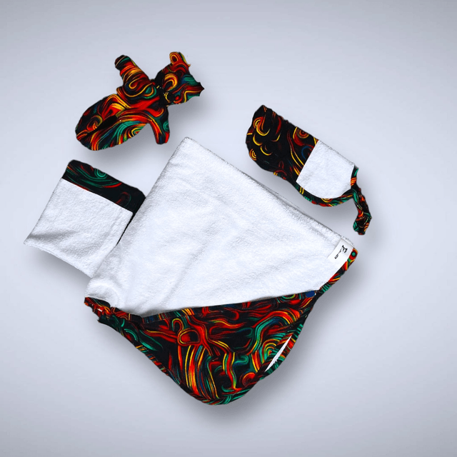 Serviette de bain, gant de toilette, bavoir et doudou pour bébé